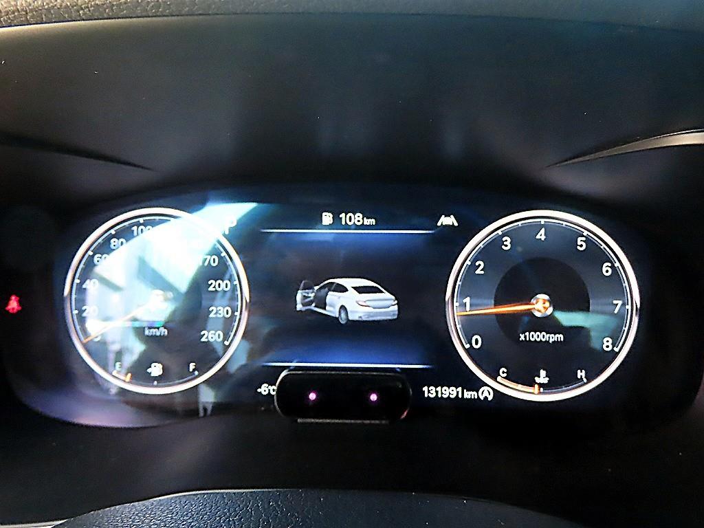 Genesis G70 - Vista 9