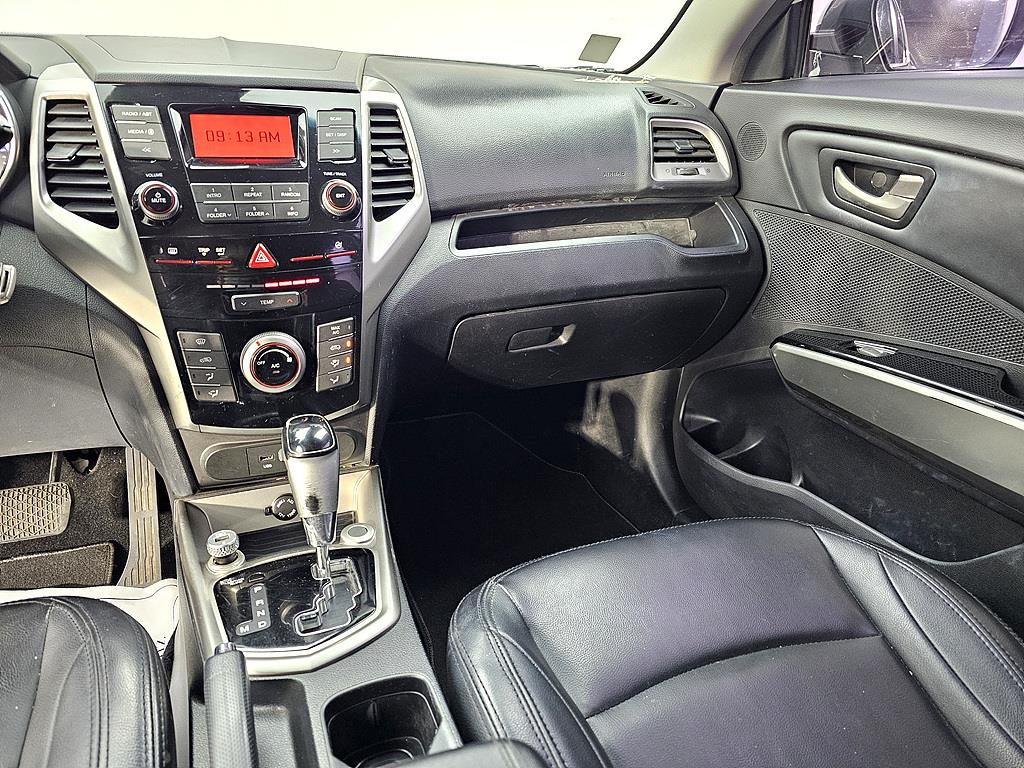 Ssangyong Tivoli - Vista 10