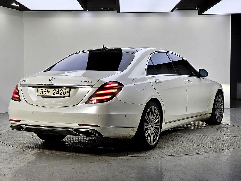 Mercedes Benz S Class - Vista 4