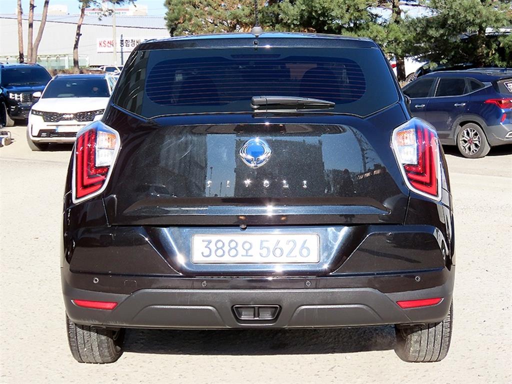 Ssangyong Tivoli - Vista 4