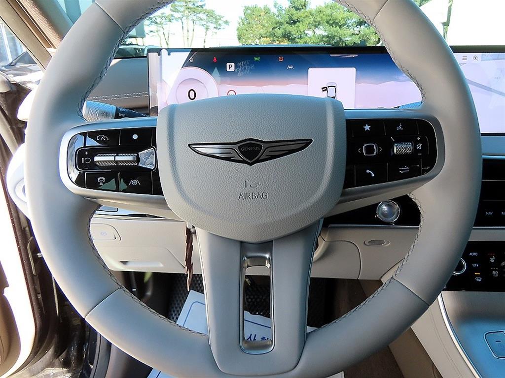 Genesis GV70 - Vista 8