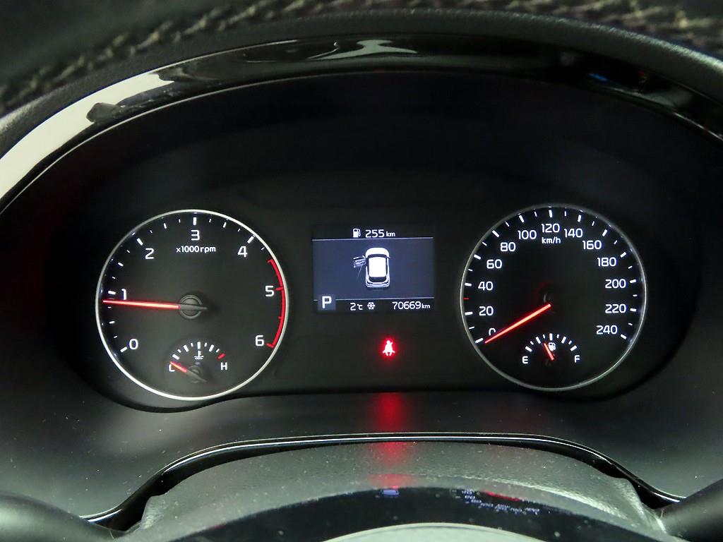 KIA Seltos - Vista 6