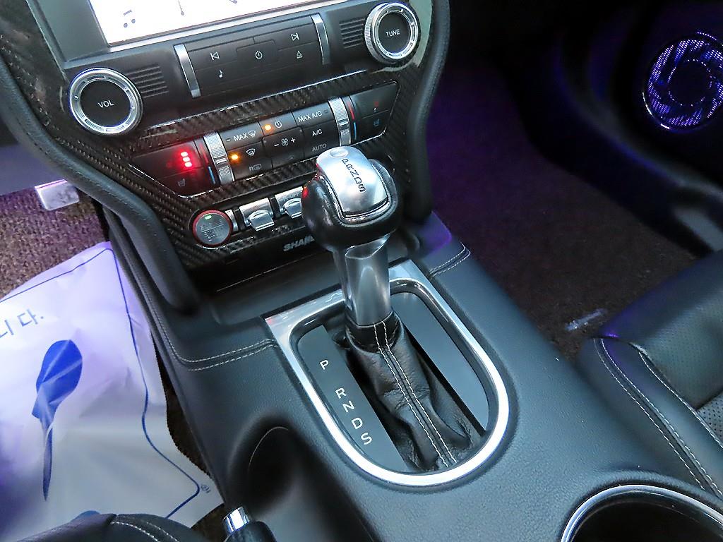 Ford Mustang - Vista 10