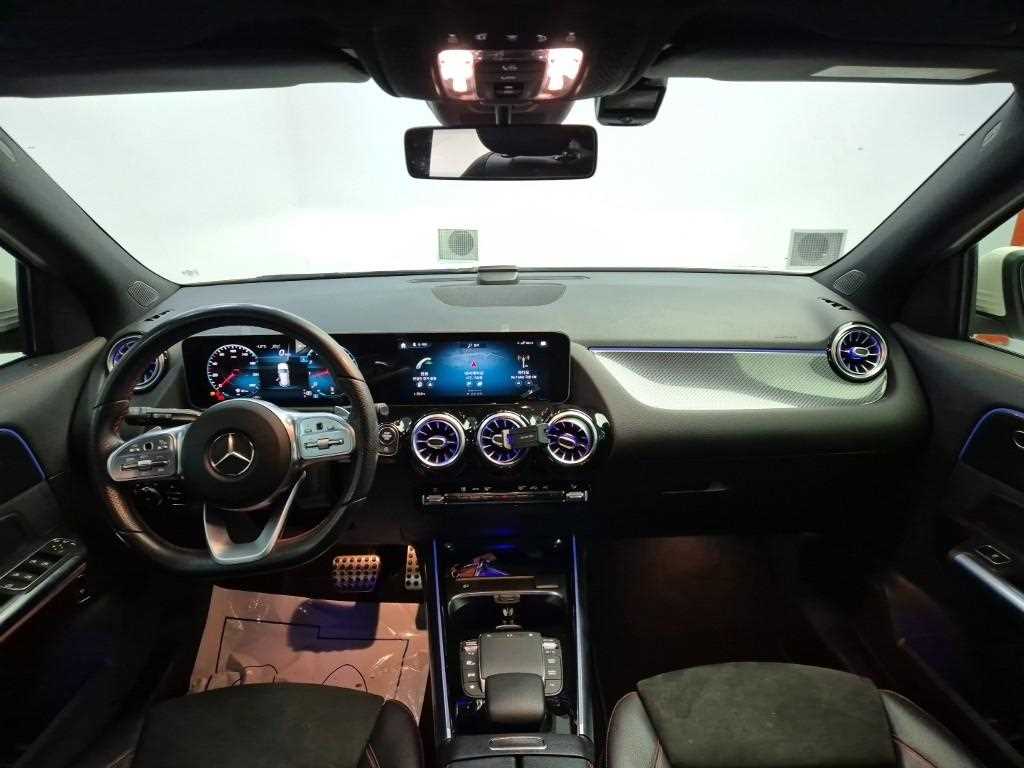 Mercedes Benz GLA Class - Vista 7