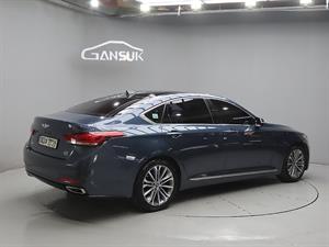 HYUNDAI Genesis - Vista 8