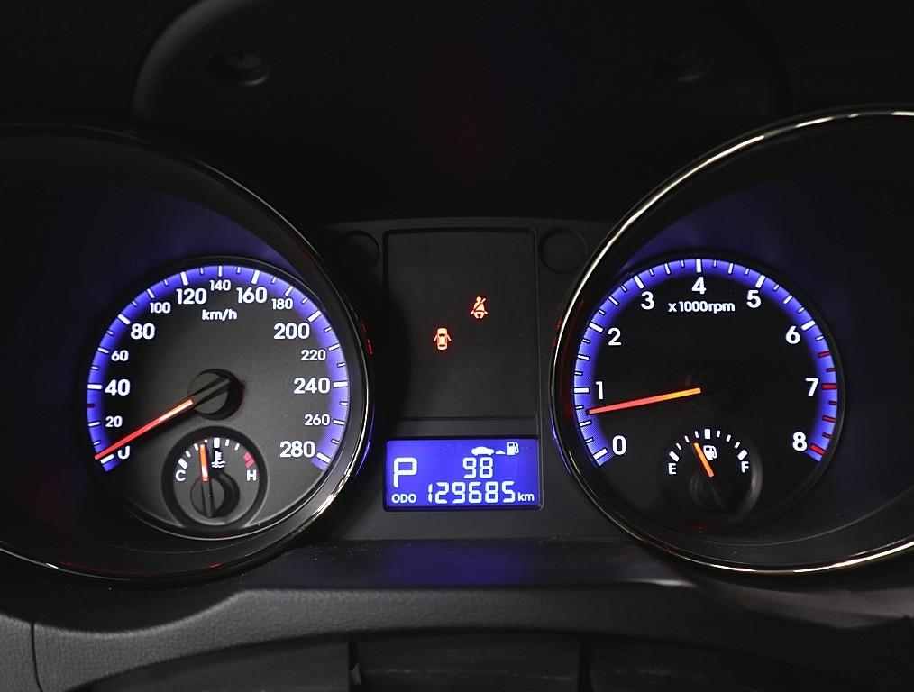 HYUNDAI Genesis - Vista 7