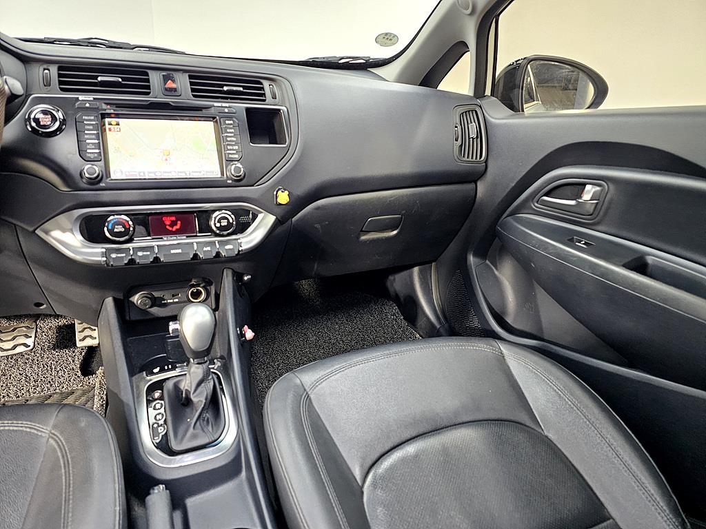 KIA Pride - Vista 10