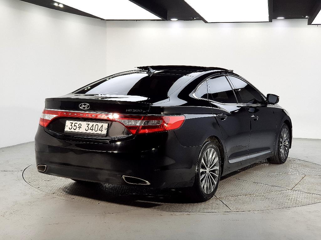 HYUNDAI Grandeur - Vista 4