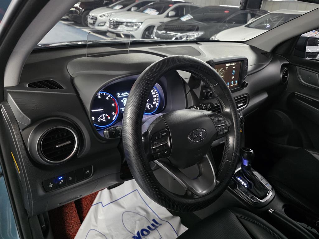 HYUNDAI Kona - Vista 9