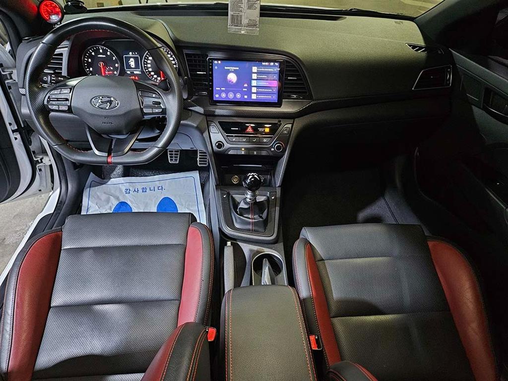 HYUNDAI Avante - Vista 8