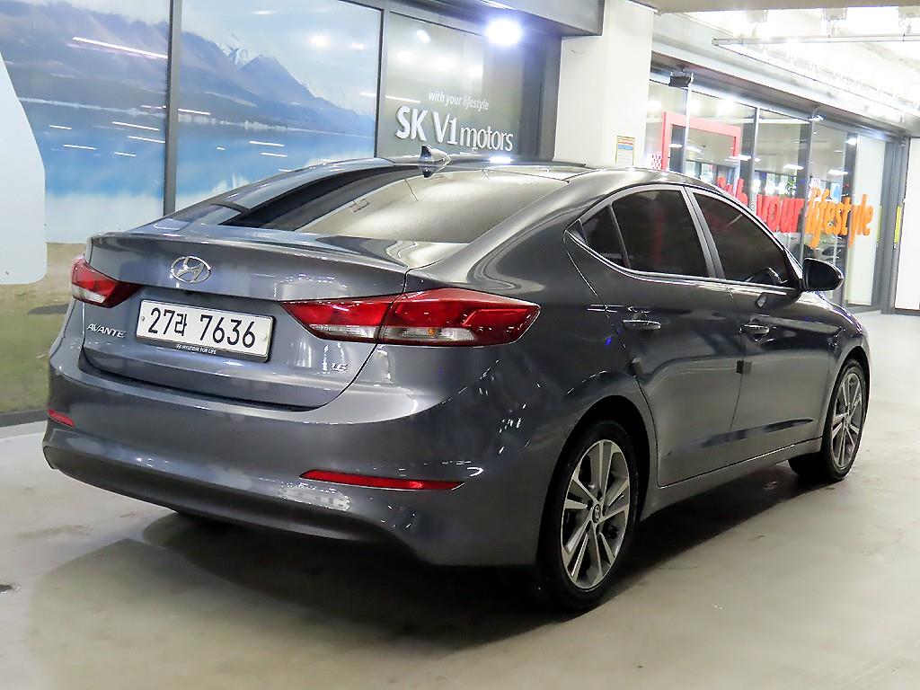 HYUNDAI Avante - Vista 4