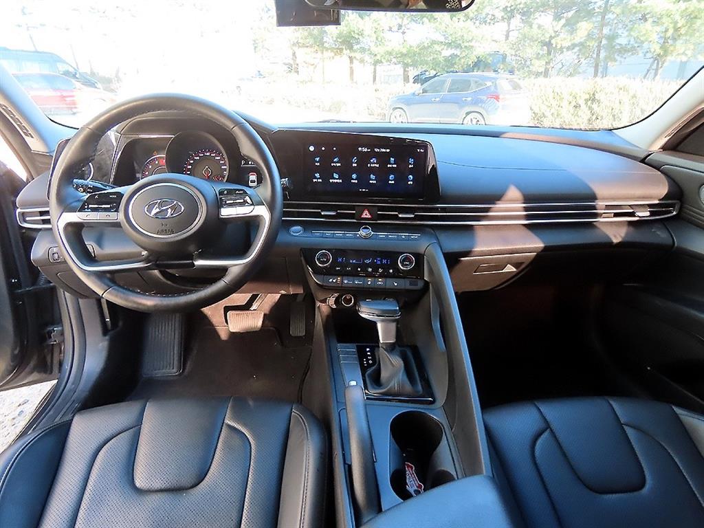 HYUNDAI Avante - Vista 7