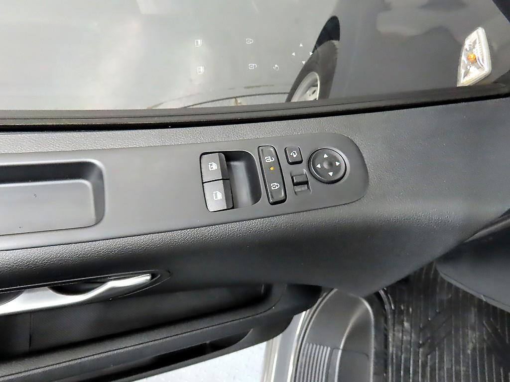 HYUNDAI Staria - Vista 11