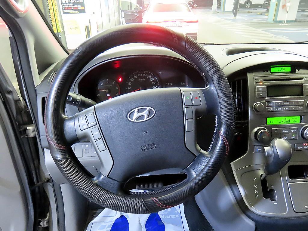 HYUNDAI Starex - Vista 9