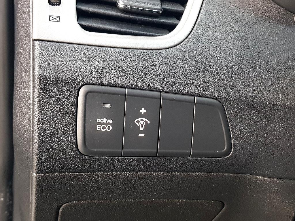 HYUNDAI Avante - Vista 12