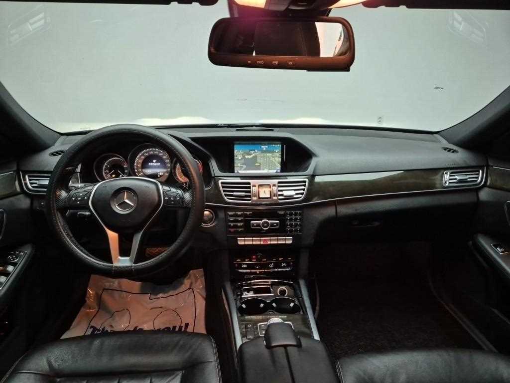 Mercedes Benz E class - Vista 7