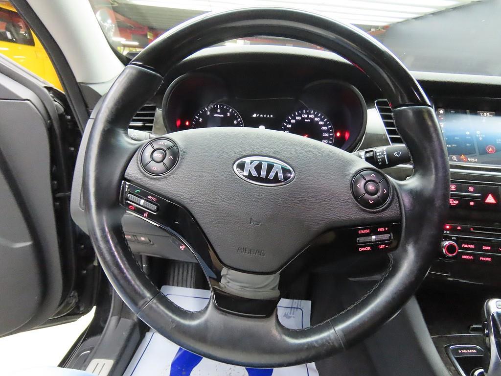 KIA K9 - Vista 8