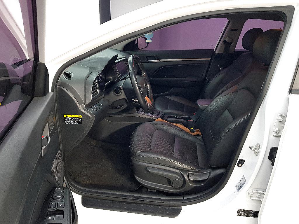 HYUNDAI Avante - Vista 8