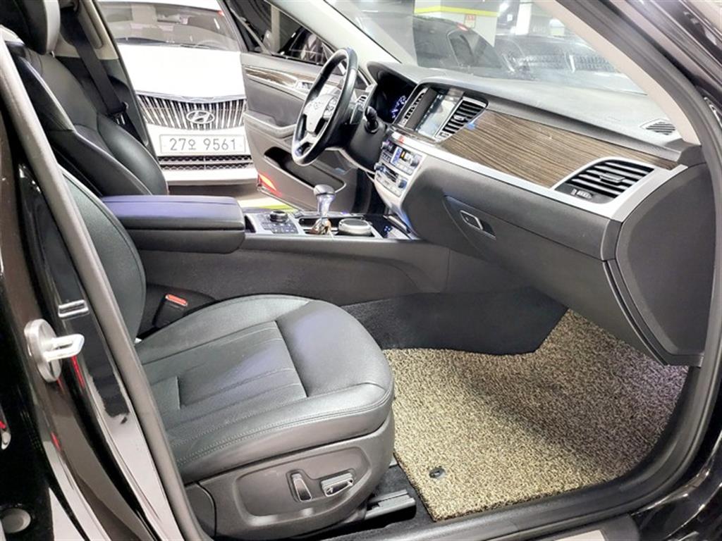 Genesis G80 - Vista 10