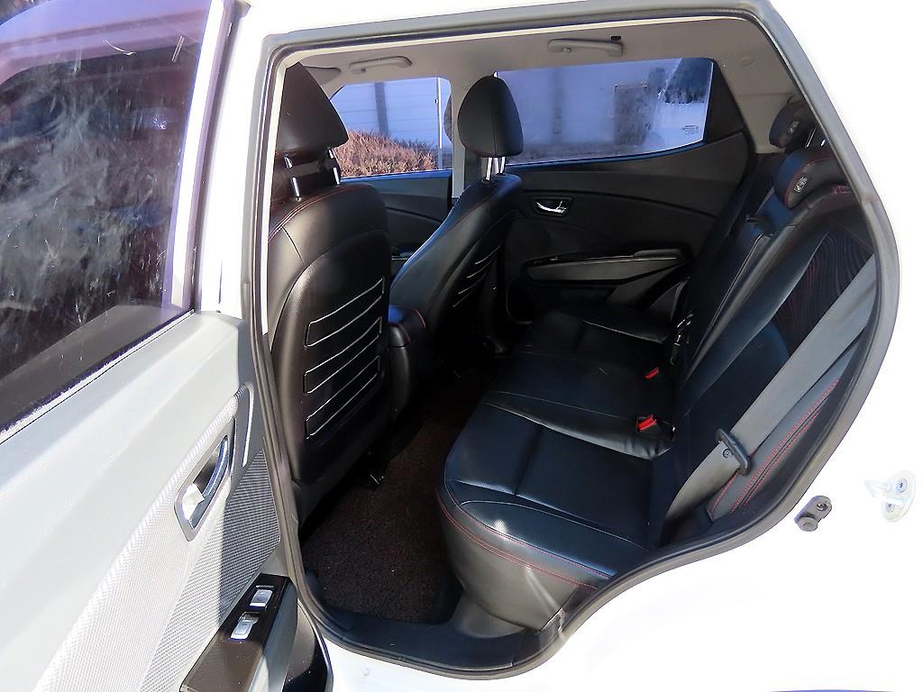 Ssangyong Tivoli - Vista 6