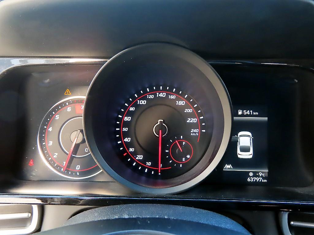 HYUNDAI Avante - Vista 9