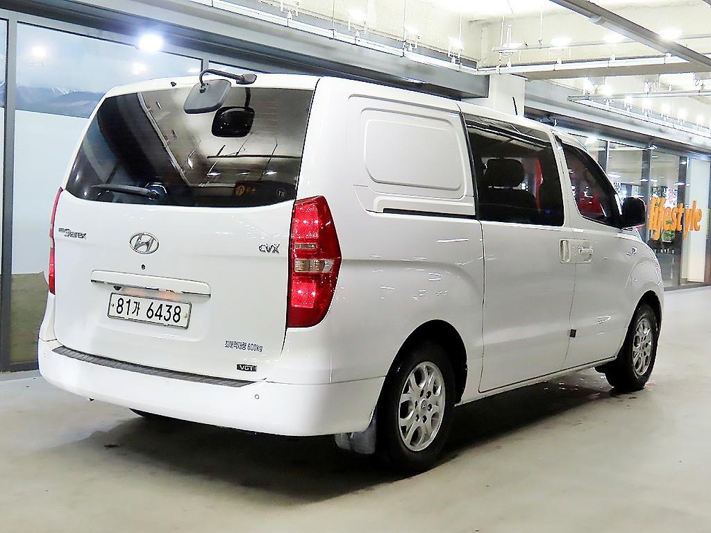 HYUNDAI Starex - Vista 4