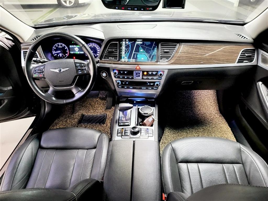 Genesis G80 - Vista 9