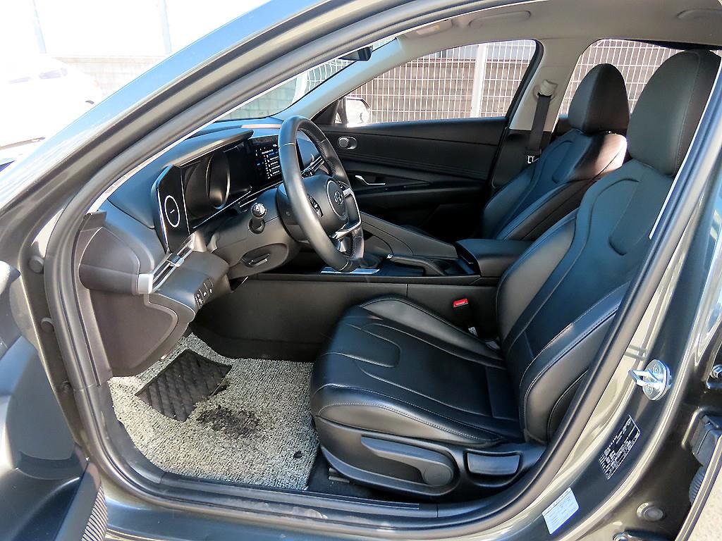 HYUNDAI Avante - Vista 5