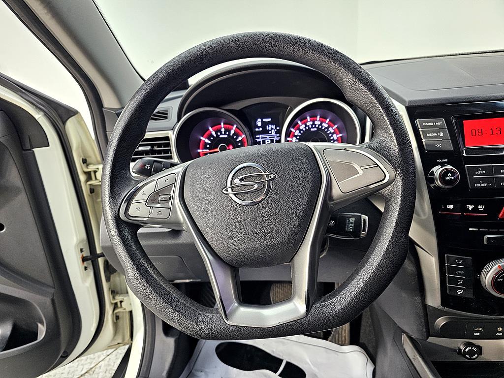 Ssangyong Tivoli - Vista 12