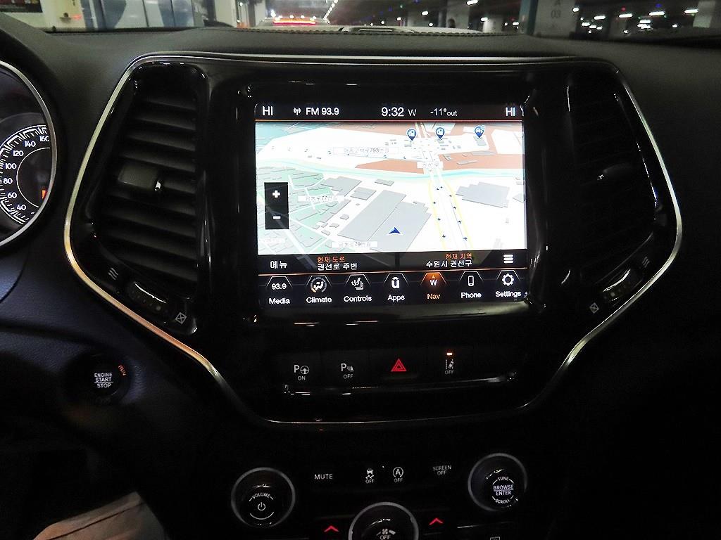 Jeep Cherokee - Vista 11