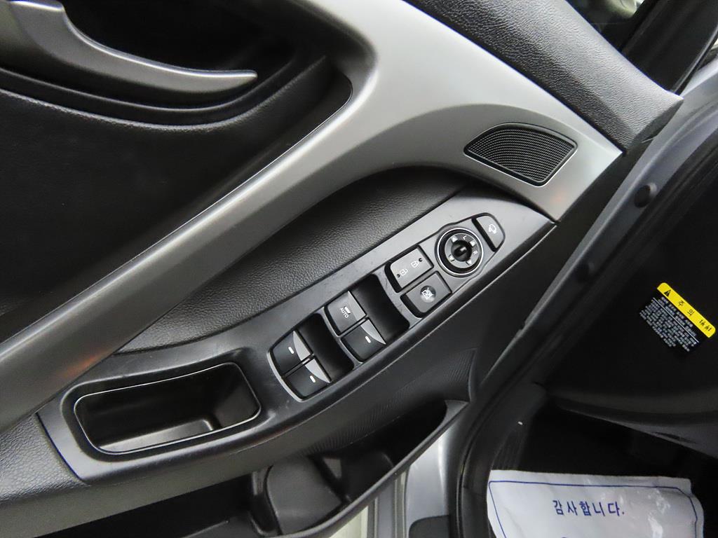 HYUNDAI Avante - Vista 12