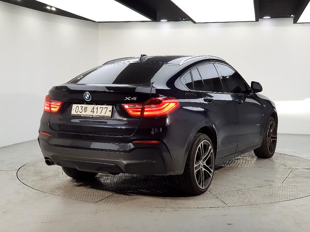 BMW X4 - Vista 4