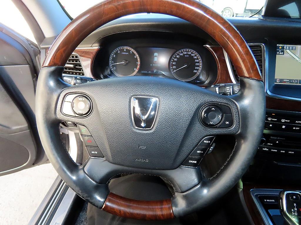 HYUNDAI Equus - Vista 8