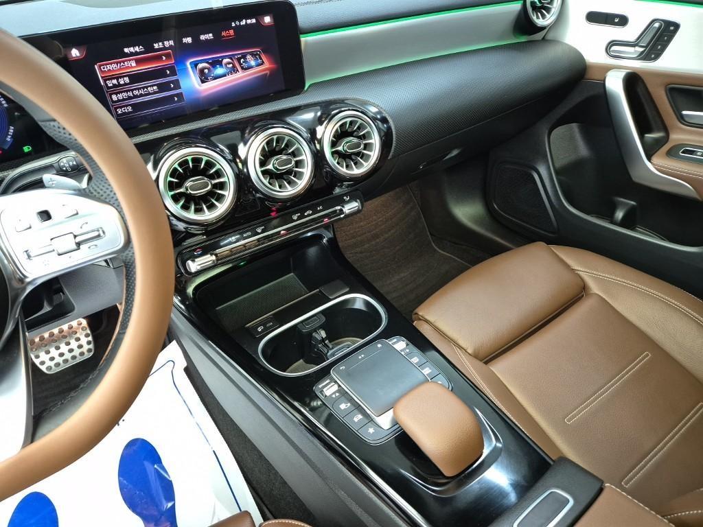 Mercedes Benz CLA Class - Vista 10