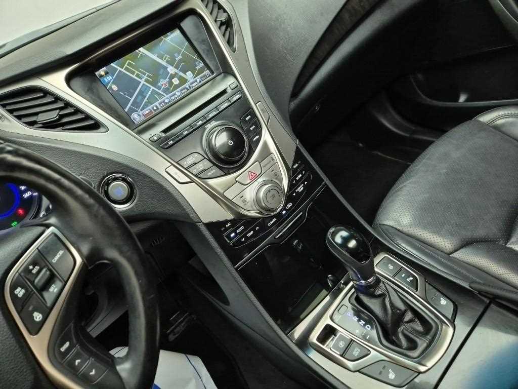 HYUNDAI Grandeur - Vista 9