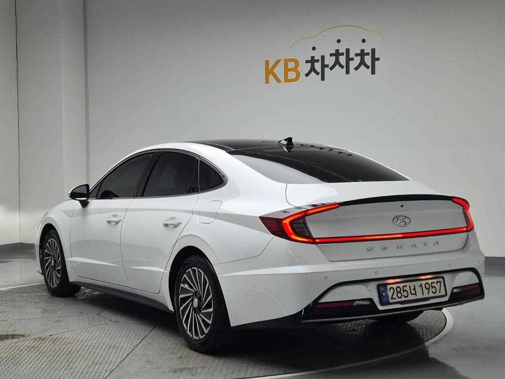 HYUNDAI Sonata - Vista 2