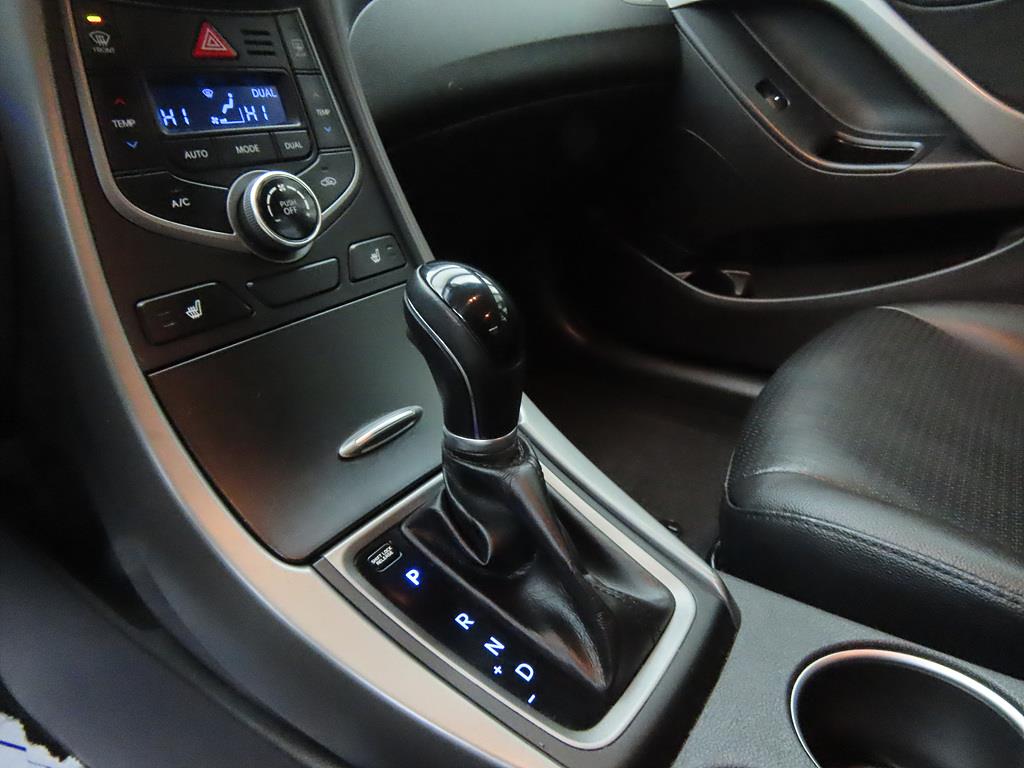 HYUNDAI Avante - Vista 11