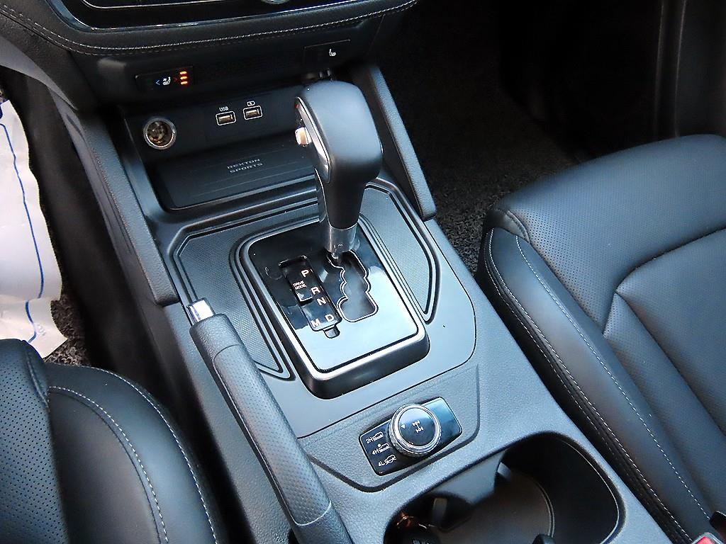 Ssangyong Rexton - Vista 10