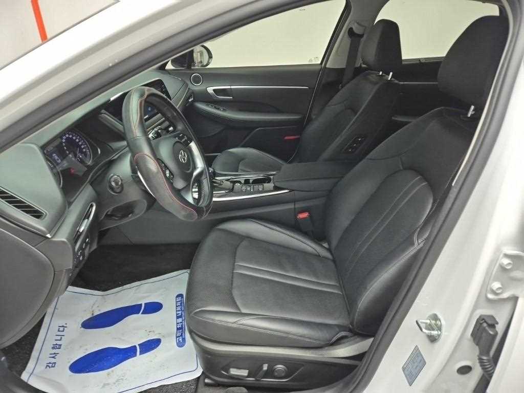 HYUNDAI Sonata - Vista 11