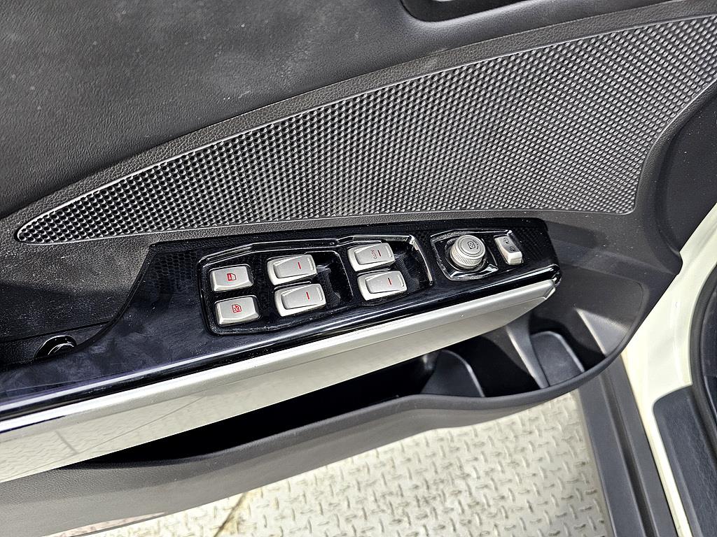 Ssangyong Tivoli 2017 Blanco - Importación desde Corea - HF Imports Iquique - Foto 13