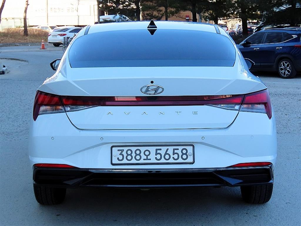 HYUNDAI Avante - Vista 4