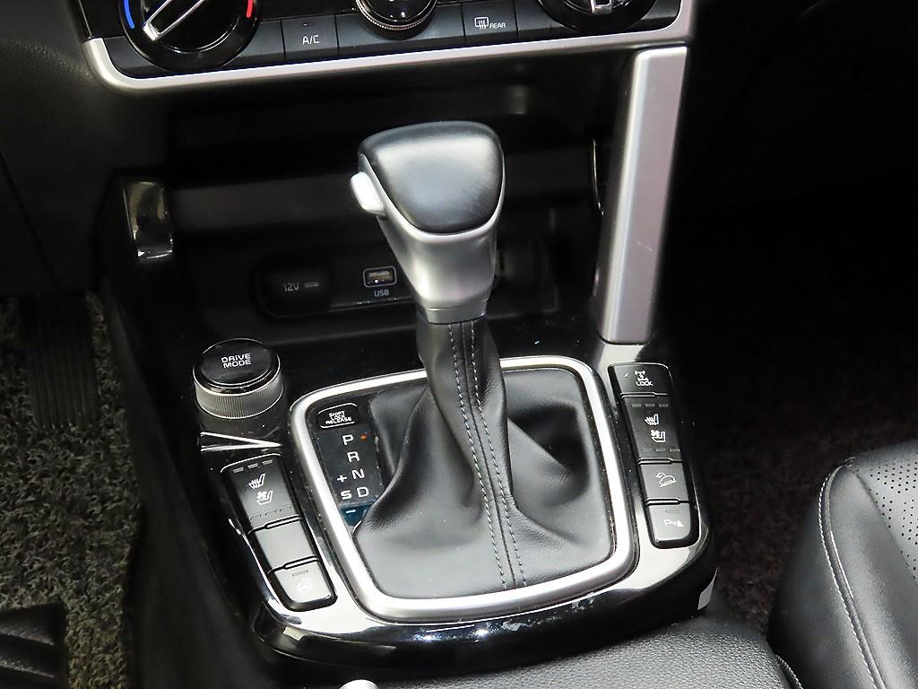 KIA Seltos - Vista 10