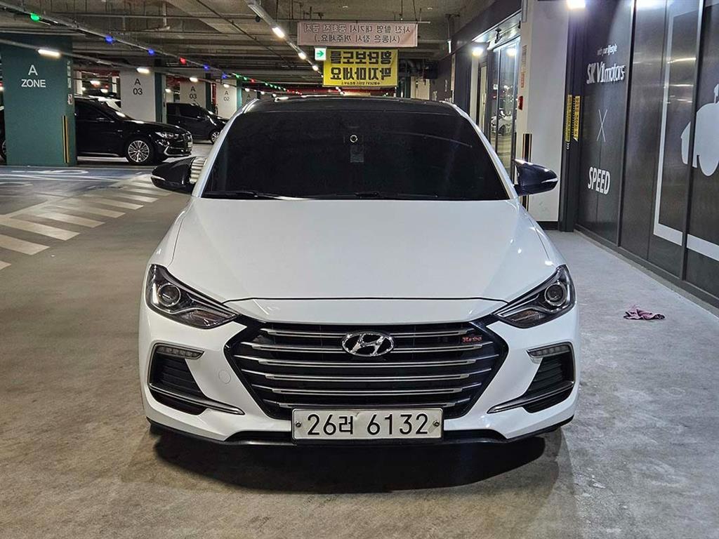 HYUNDAI Avante - Vista 2