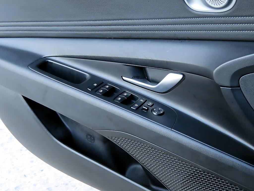 HYUNDAI Avante - Vista 11