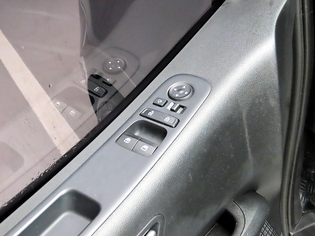 HYUNDAI Staria - Vista 11