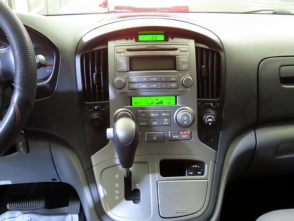 HYUNDAI Starex - Vista 12