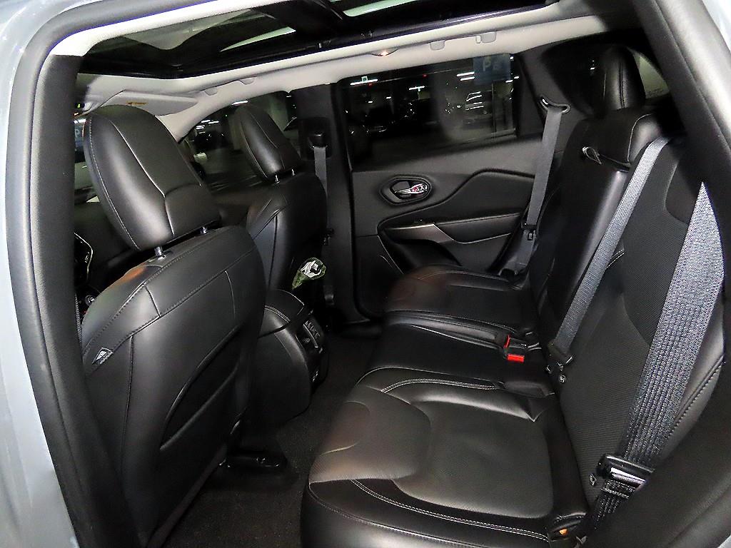 Jeep Cherokee - Vista 7