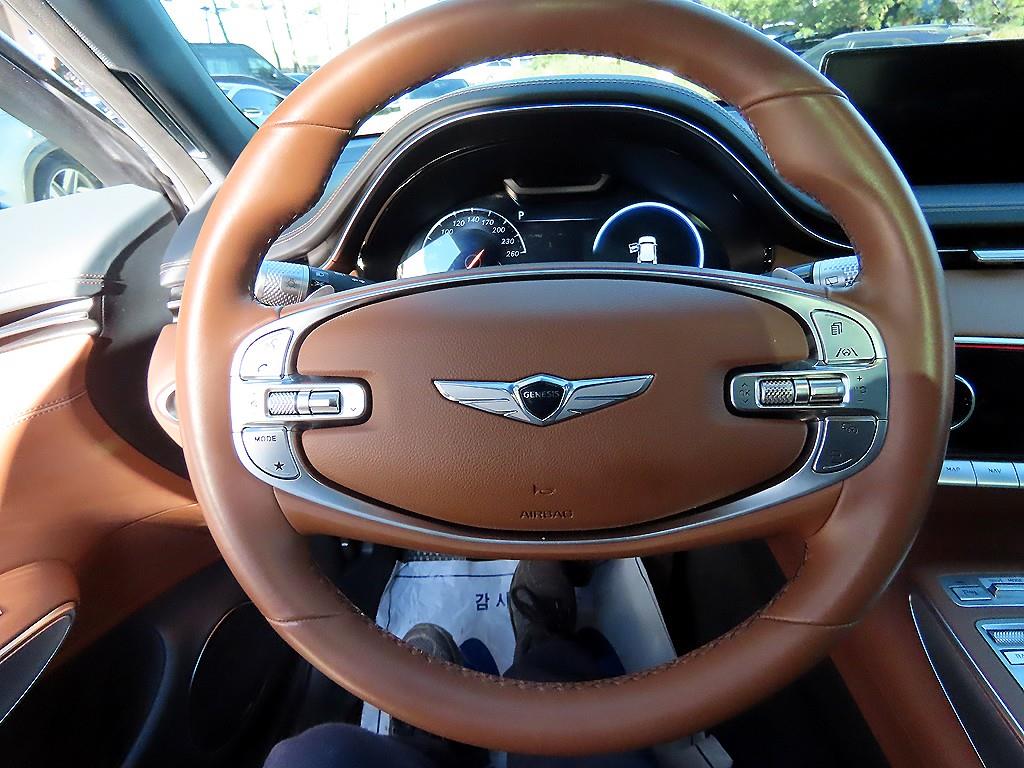 Genesis GV70 - Vista 8