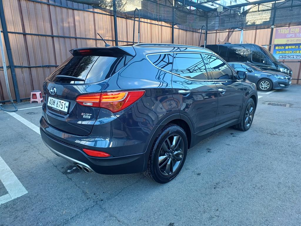 HYUNDAI Santa Fe - Vista 5