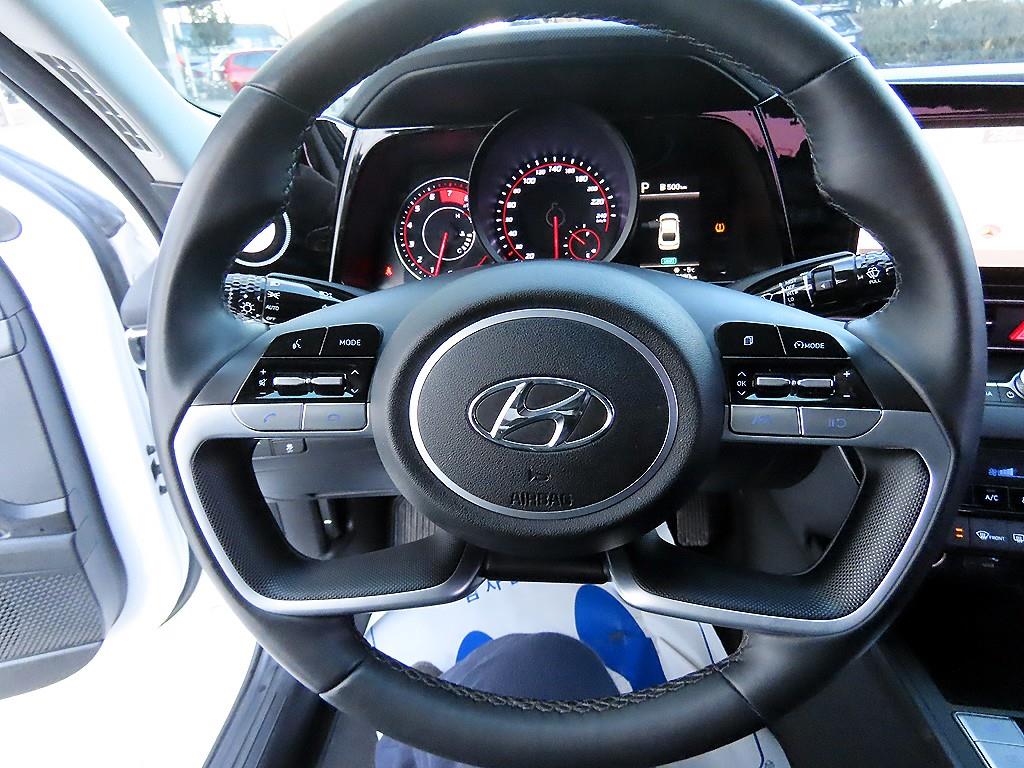 HYUNDAI Avante - Vista 8